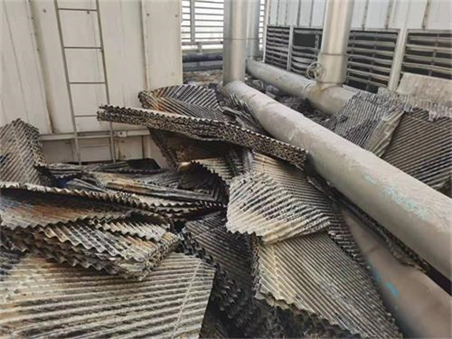 閉式冷卻塔一直補水什么原因？