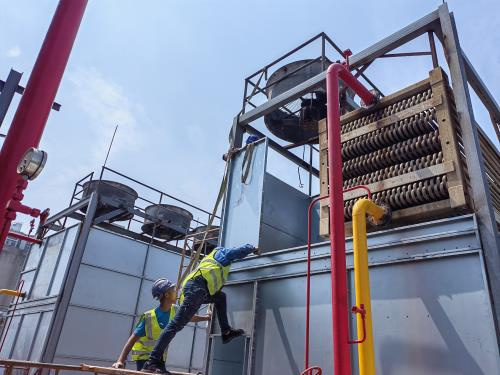 圓形冷卻塔冒白色霧氣的原因(冷卻塔的霧氣有沒有效