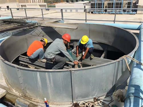 廣東冷卻塔維修閉式冷卻塔多雨時(shí)節(jié)要怎么維護(hù)(密閉